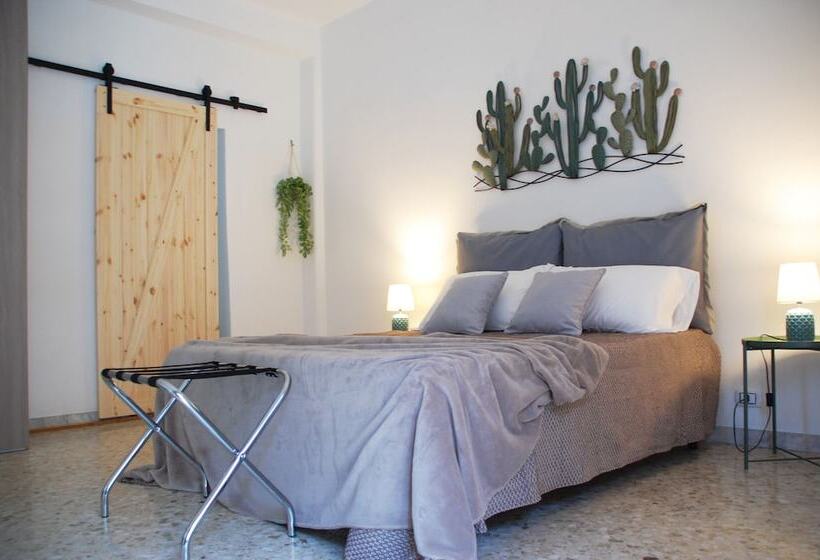 חדר דלוקס לארבעה, Baris Central Station