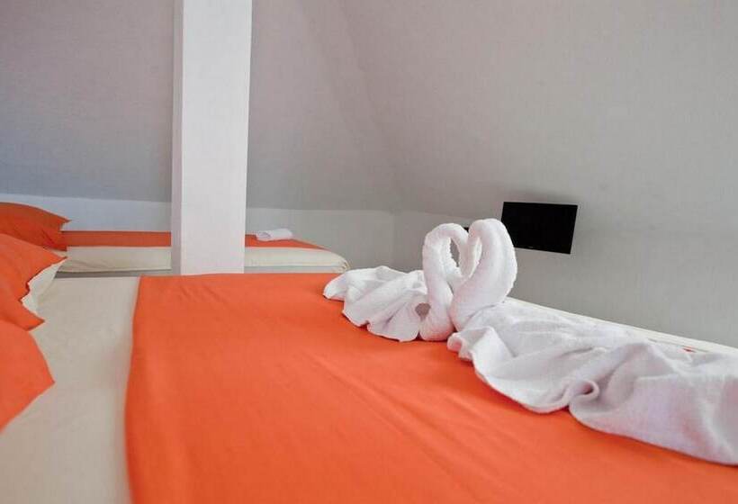 Quarto Triplo Standart Vista Mar, Aldino Rooms