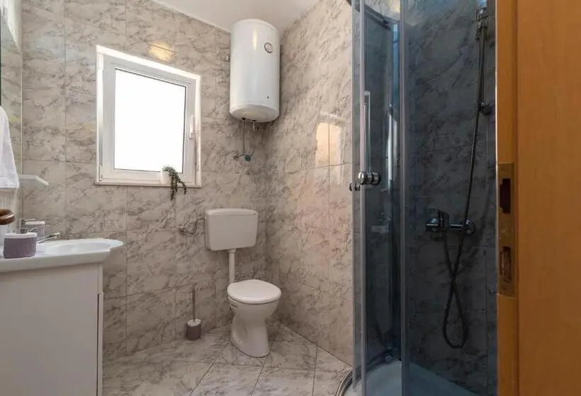 اتاق استاندارد سه تخته با بالکن, Aldino Rooms