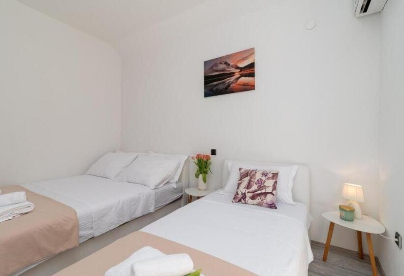 Quarto Triplo Standart Vista Mar, Aldino Rooms