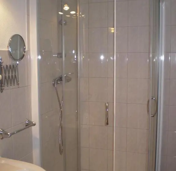 Standard-studio Parveke, Pension Celia
