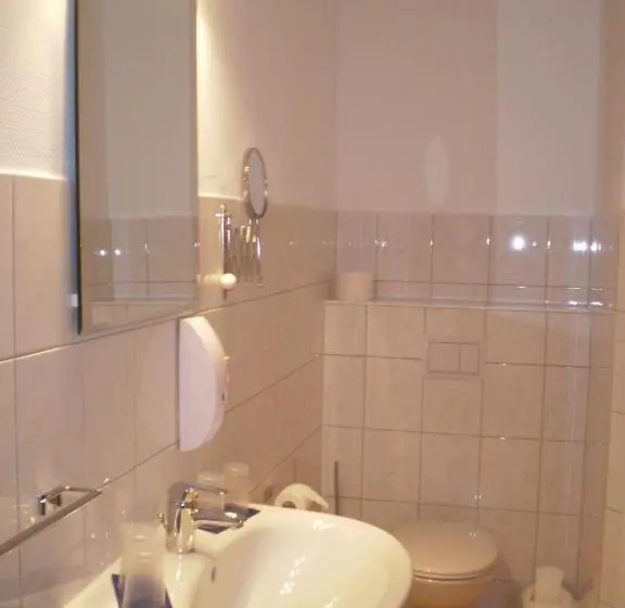 Standard-studio Parveke, Pension Celia