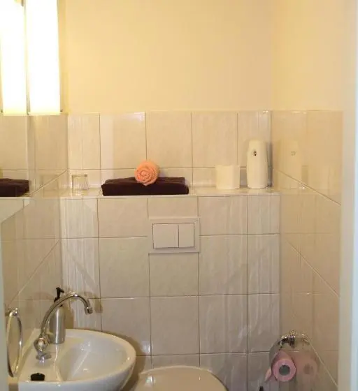 Economy Yhden Hengen Huone, Pension Celia