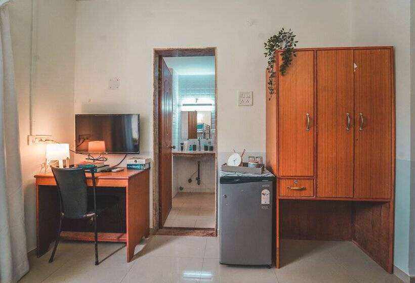 Camera Deluxe, Piggy Hostel Arambol