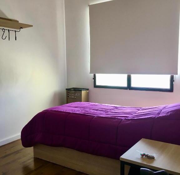 اتاق استاندارد یک تخته با سرویس بهداشتی مشترک, Vuelta Al Mundo B&b