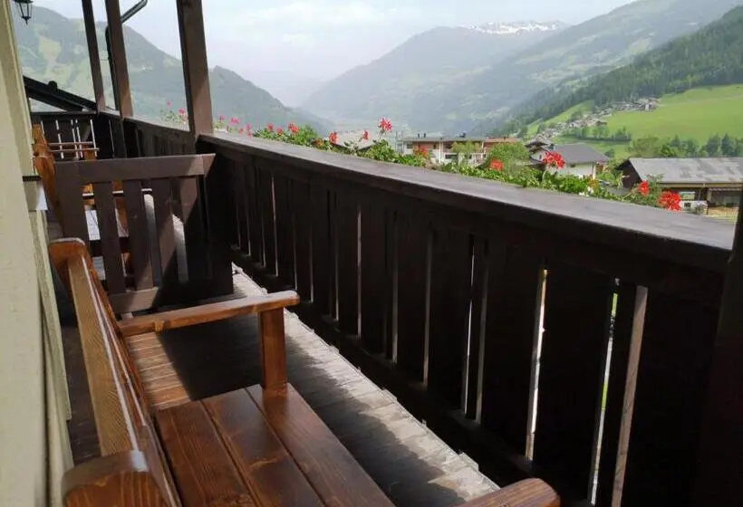 バルコニー付きデラックスルーム, Pension Gemshorn