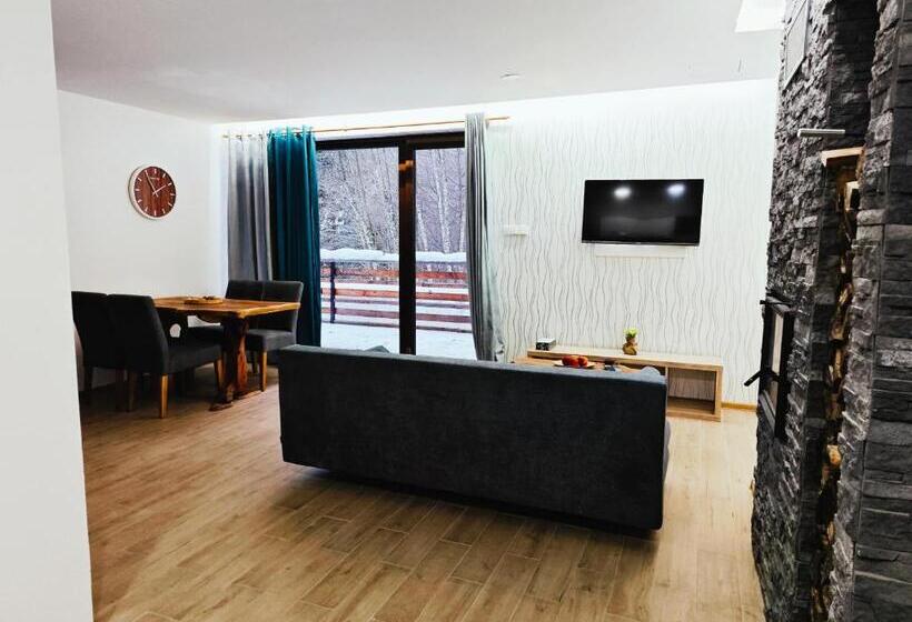 침실 1개 테라스 아파트, Chalety Bystrá