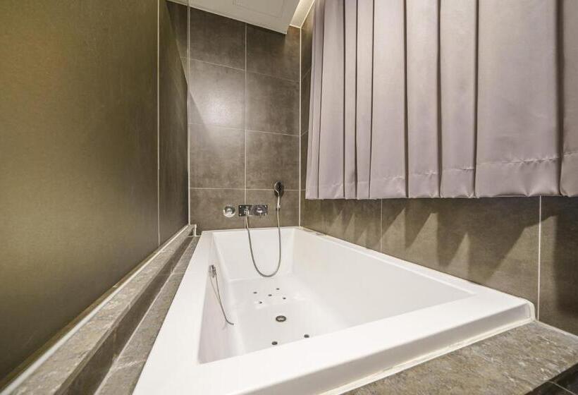 Номер Deluxe, Brown Dot Hotel Busan Station