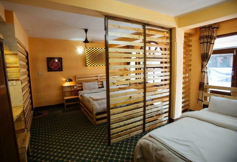 اتاق لوکس خانوادگی, Pomelo House