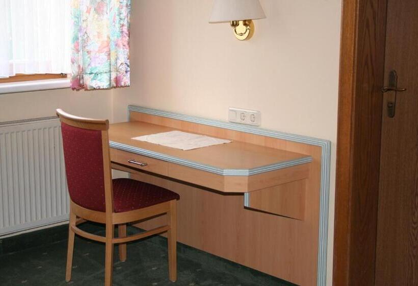 スタンダード４人部屋, Rothsee