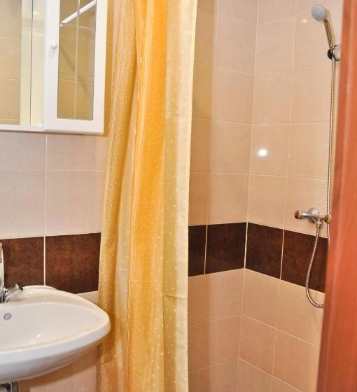 חדר סטנדרט לשלושה, Média Panzió és Apartmanház