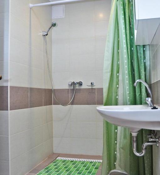 דירת שני חדרים, Média Panzió és Apartmanház