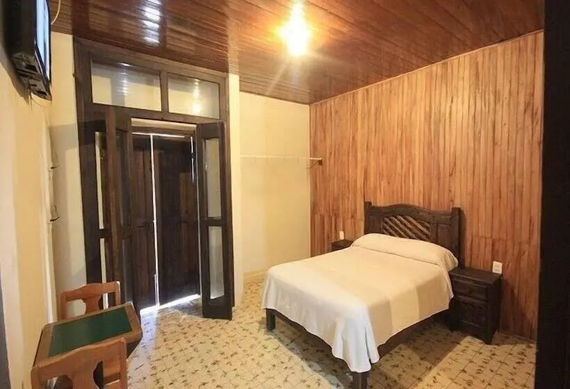 スタンダードルーム, Casa Madero