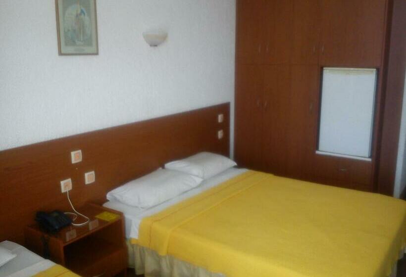 غرفة قياسية فردية مزودة بشُرفة, Oscar