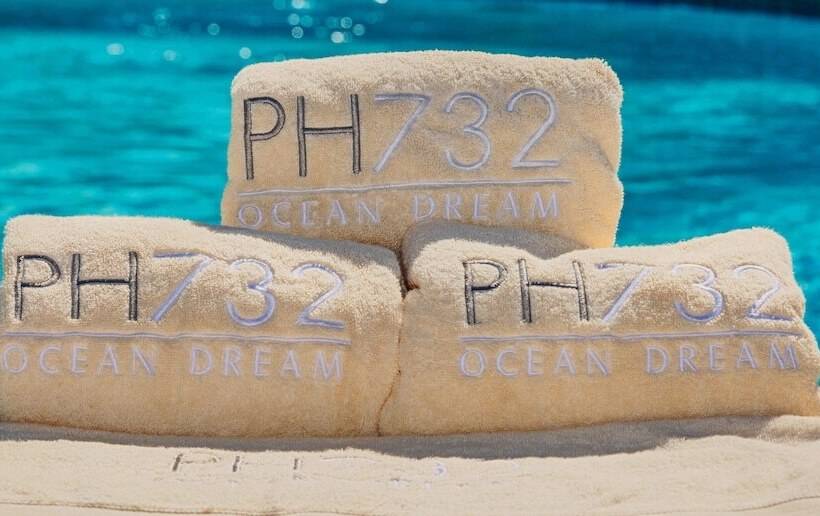 带两个卧室的顶楼公寓, Hummingbird