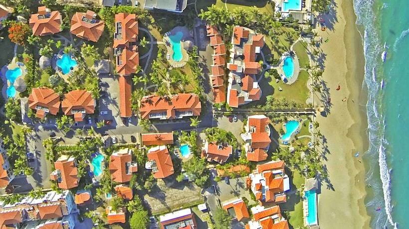 带两个卧室的顶楼公寓, Hummingbird