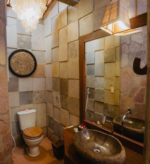 بنجلو قياسى مطل على البحر, Paua Hotel Boutique