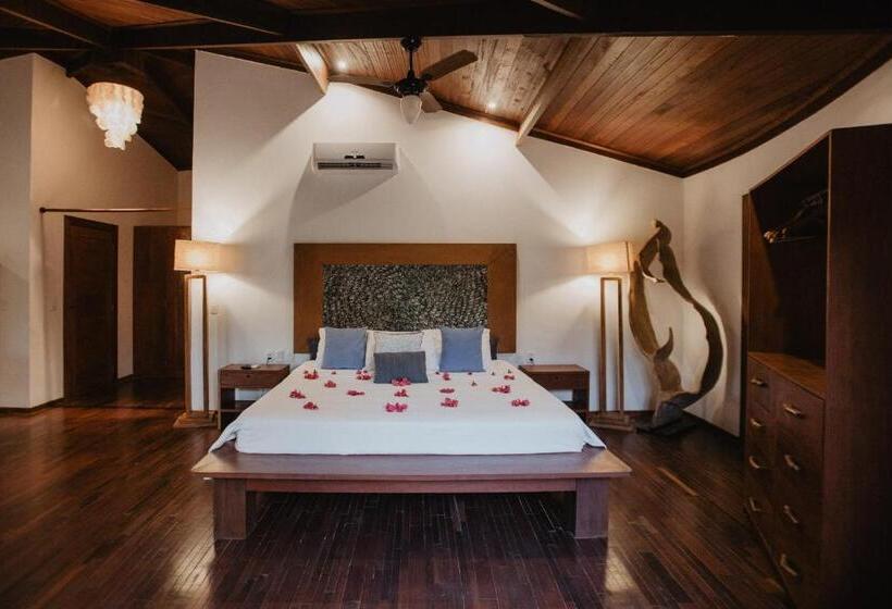 بنجلو ديلوكس, Paua Hotel Boutique