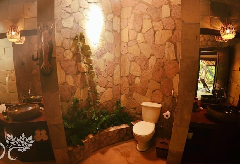 بنجلو قياسى مطل على البحر, Paua Hotel Boutique