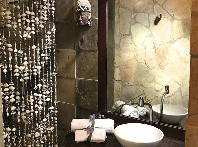 بانگلوی استاندارد با چشم‌انداز دریا, Paua Hotel Boutique