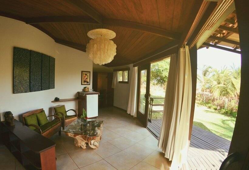 بنجلو قياسى مطل على البحر, Paua Hotel Boutique