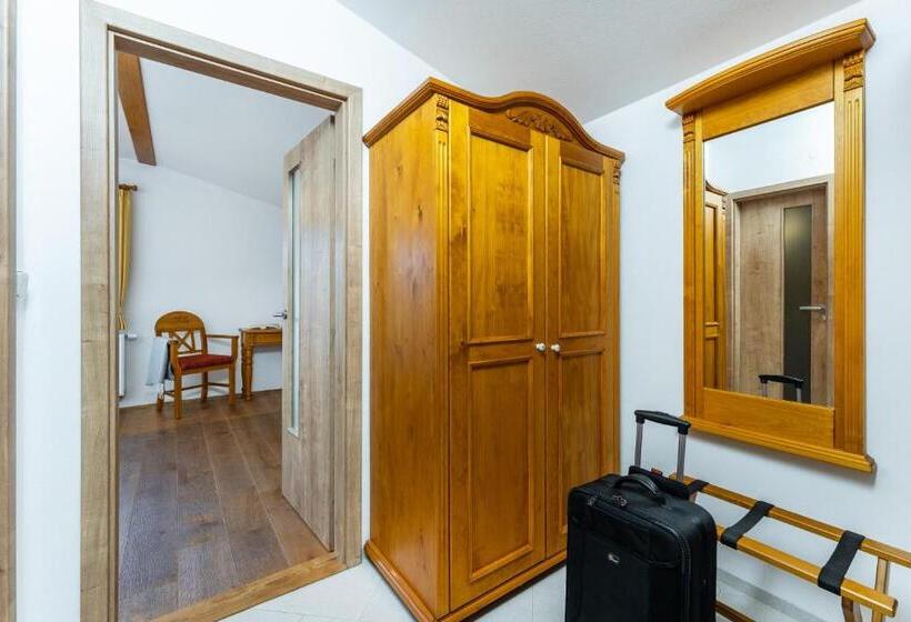 חדר דלוקס לשלושה, Pension Happy Superior