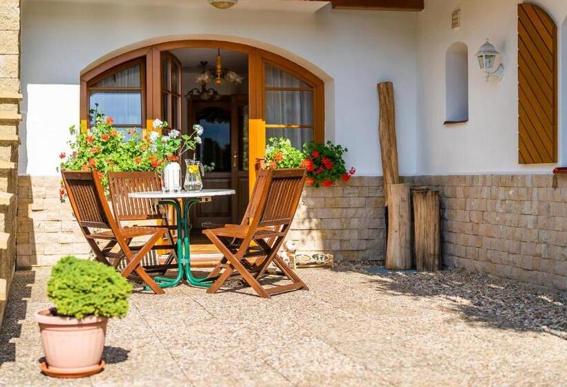 Family flat with terrace, Pension Happy Superior