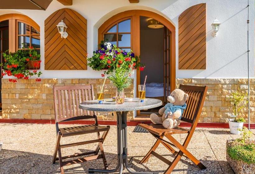 Family flat with terrace, Pension Happy Superior