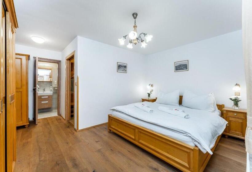 Family flat with terrace, Pension Happy Superior