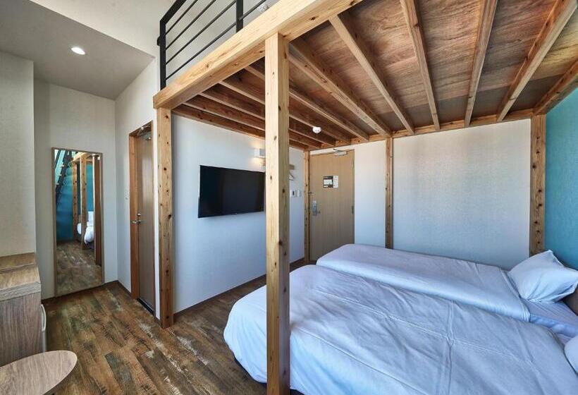 Habitació Quàdruple Estàndard, Cabin&hotel Retime