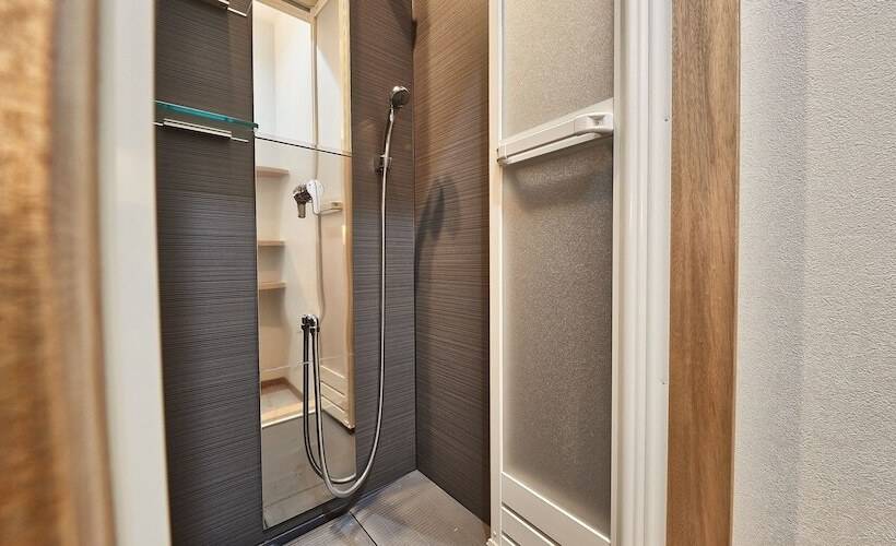 Habitació Quàdruple Estàndard, Cabin&hotel Retime