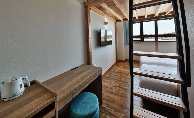 Habitació Quàdruple Estàndard, Cabin&hotel Retime