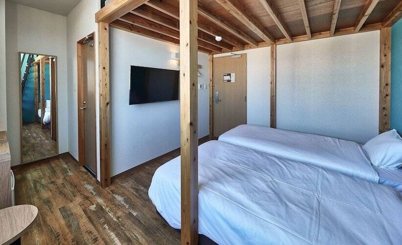 Habitació Quàdruple Estàndard, Cabin&hotel Retime