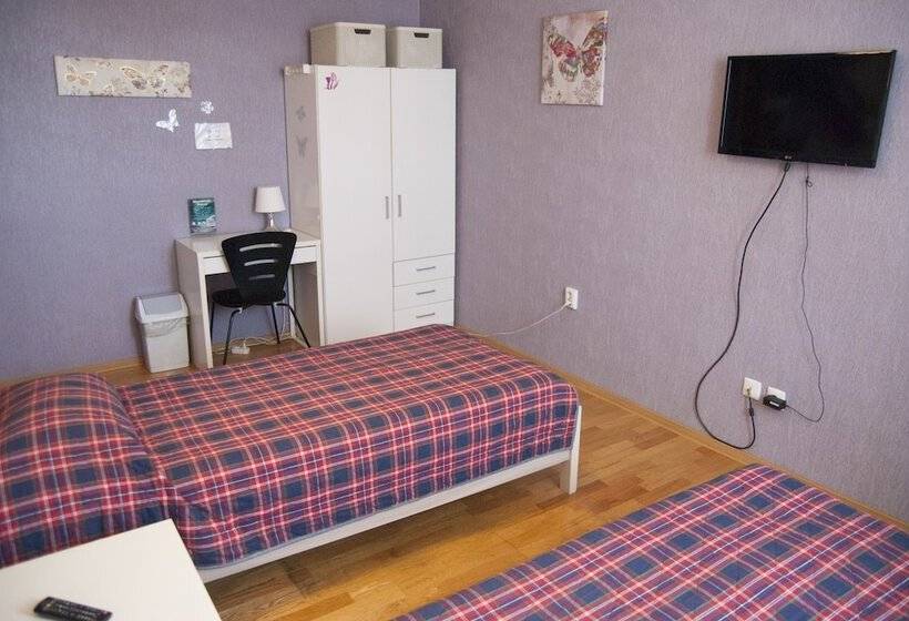 اتاق استاندارد, Tri Zaytsa