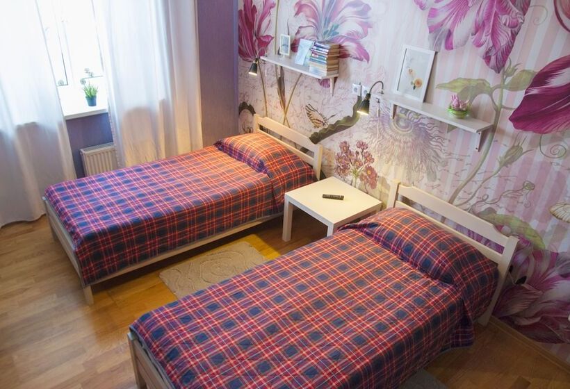 اتاق استاندارد, Tri Zaytsa