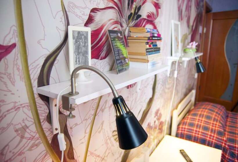 اتاق استاندارد, Tri Zaytsa