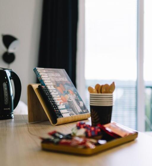 标准间, Li Kuohu Kangasala