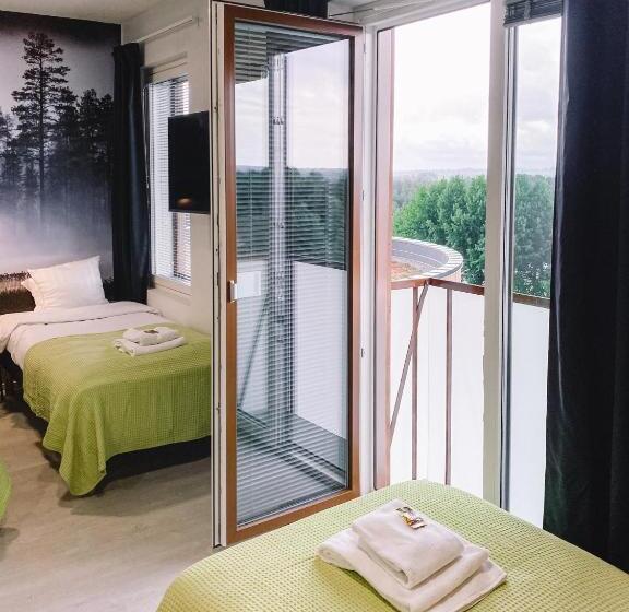 家庭间, Li Kuohu Kangasala