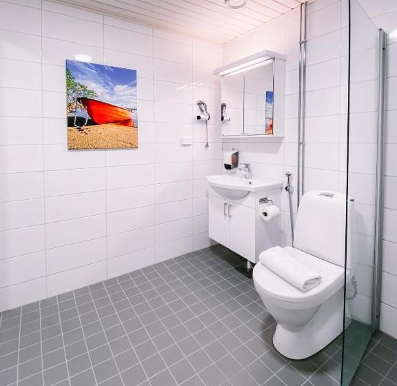 家庭间, Li Kuohu Kangasala