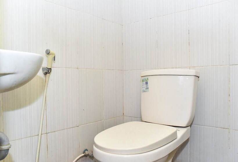 Номер Economy, Reddoorz Near Universitas Muhammadiyah Makassar