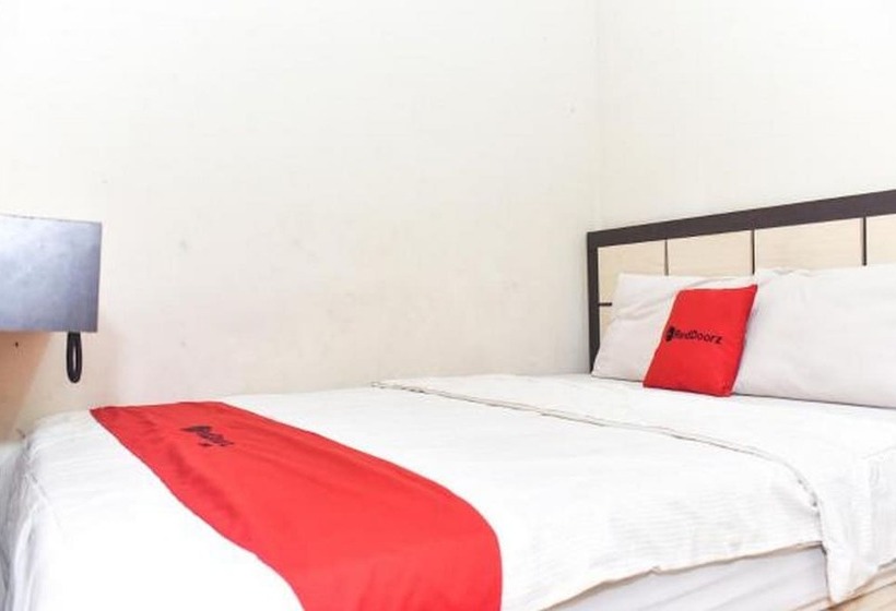 Номер Deluxe, Reddoorz Near Universitas Muhammadiyah Makassar