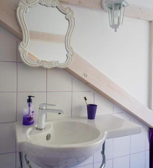 آپارتمان 3 خوابه با چشم‌انداز دریا, Guest House Gugily