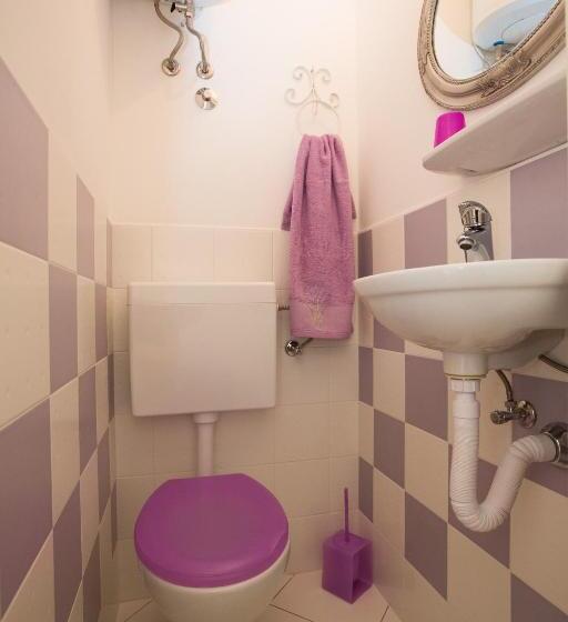 اتاق استاندارد یک تخته با سرویس بهداشتی مشترک, Guest House Gugily