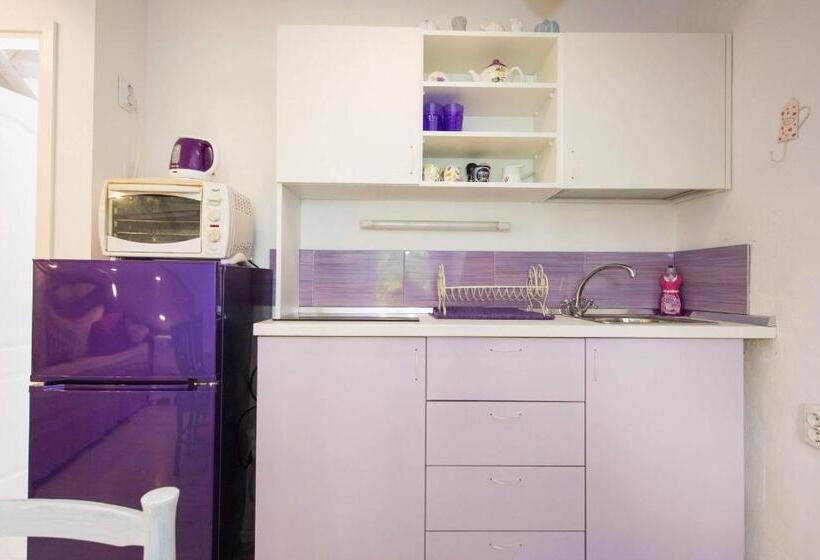 آپارتمان 3 خوابه با چشم‌انداز دریا, Guest House Gugily