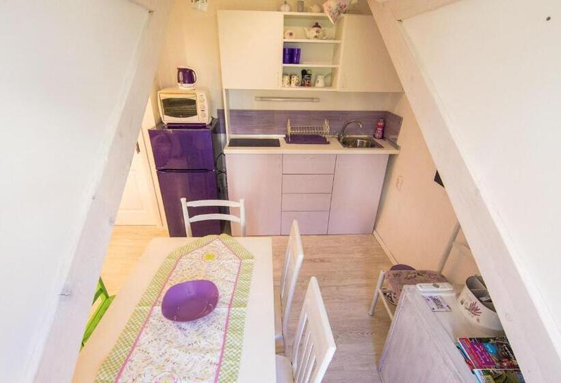 침실 3개 바다 전망 아파트, Guest House Gugily