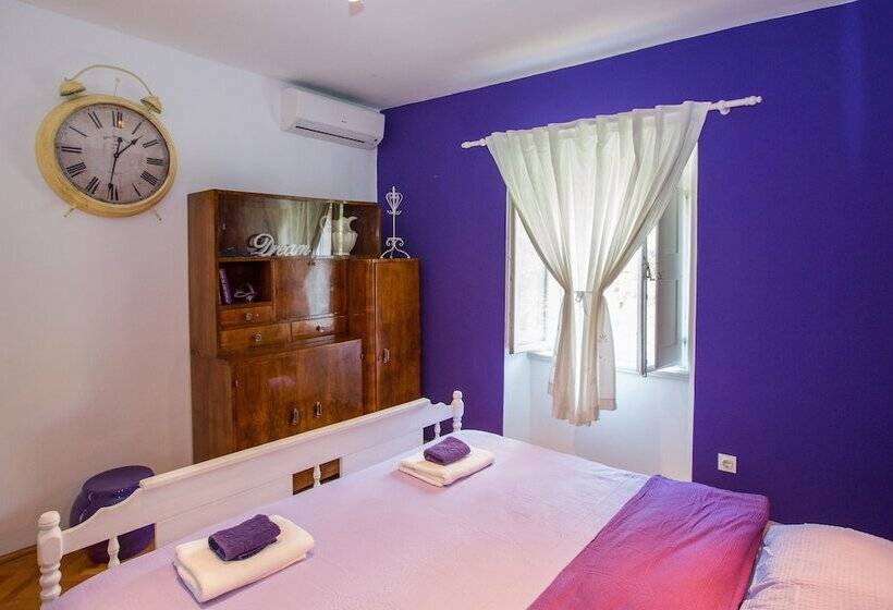 اتاق استاندارد با سرویس بهداشتی مشترک, Guest House Gugily