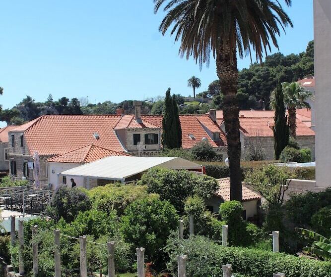 اتاق استاندارد با سرویس بهداشتی مشترک, Guest House Gugily