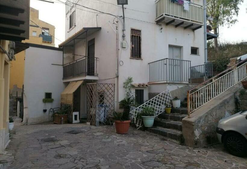 اتاق استاندارد سه نفره, Le Stanze Di Luisa