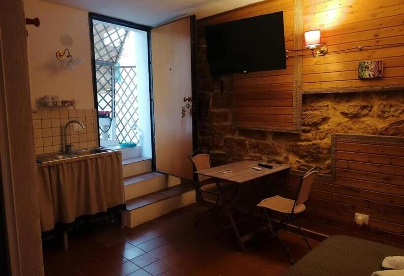 اتاق استاندارد سه نفره, Le Stanze Di Luisa