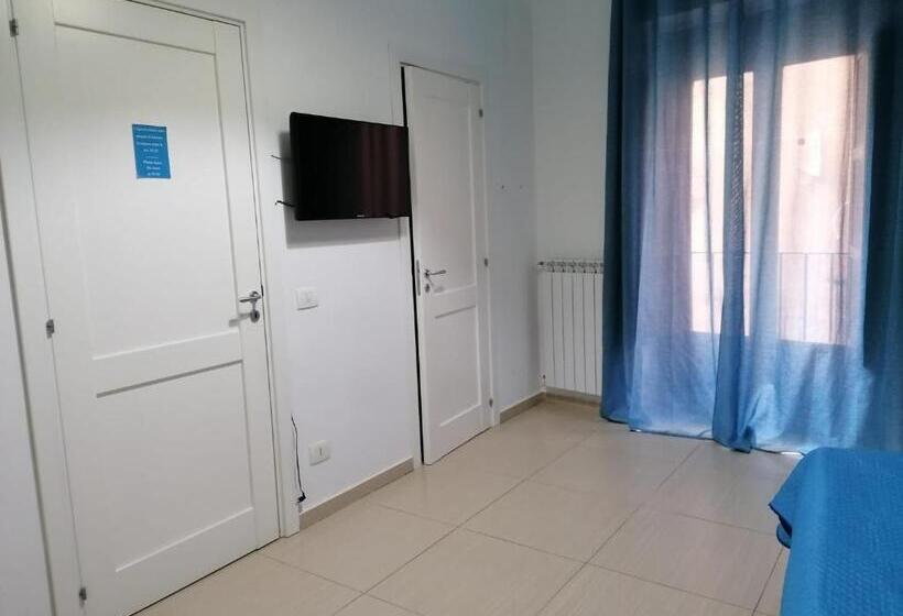 اتاق استاندارد سه نفره, Le Stanze Di Luisa